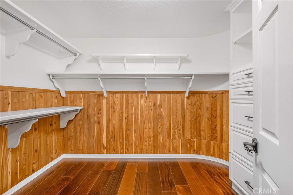 1704 N Poinsettia