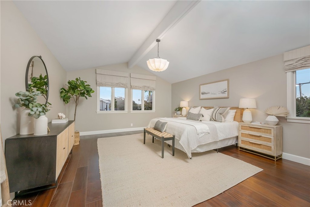 1704 N Poinsettia