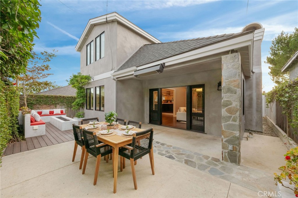 1704 N Poinsettia