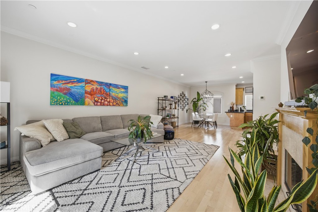 2142 Washington