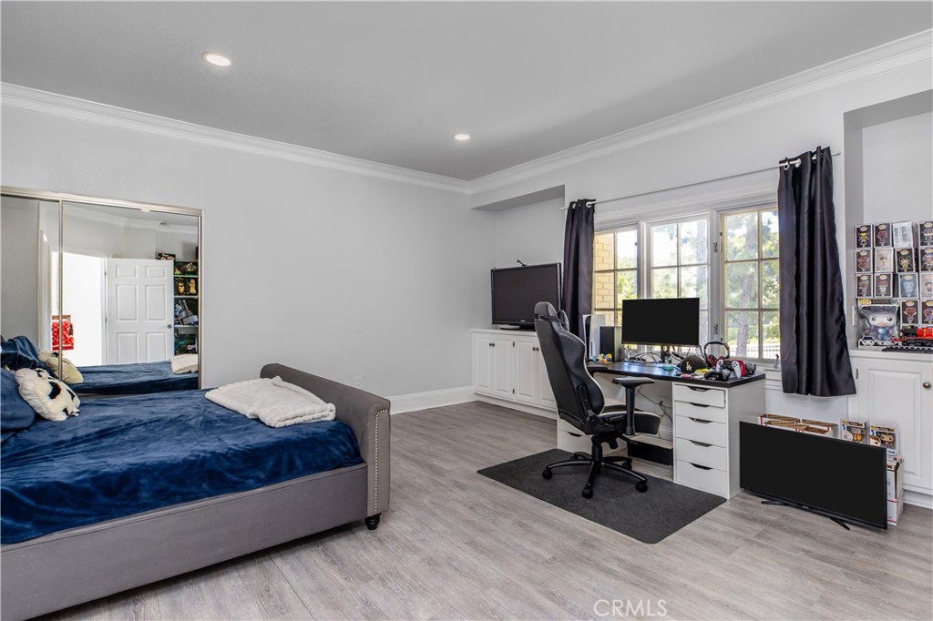 2254 The Terrace