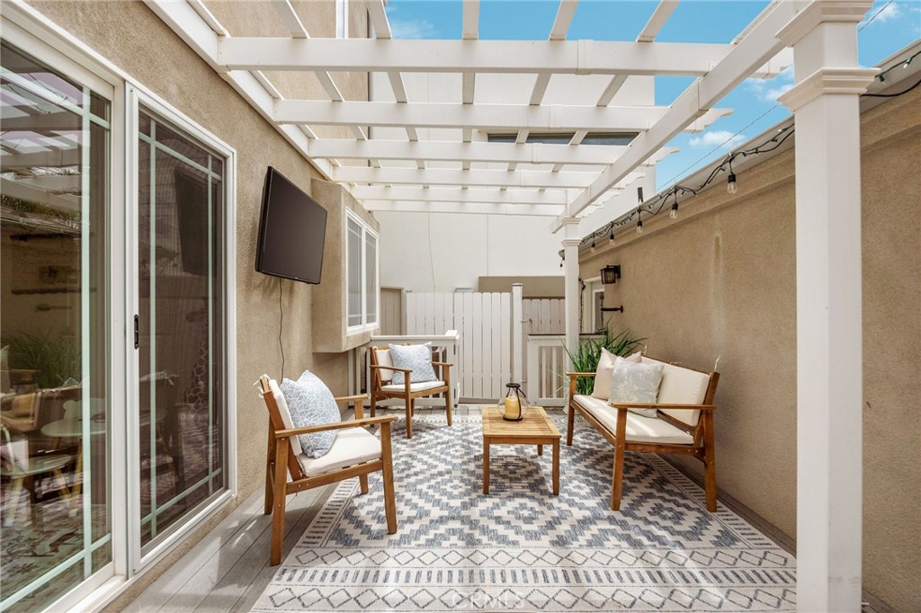 608 Rosecrans Avenue