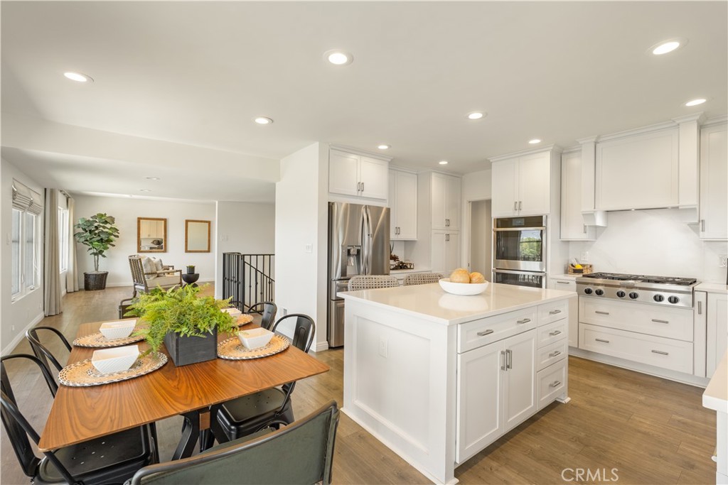 29411 N Enrose