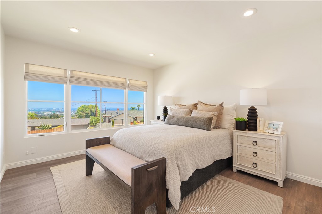 29411 N Enrose