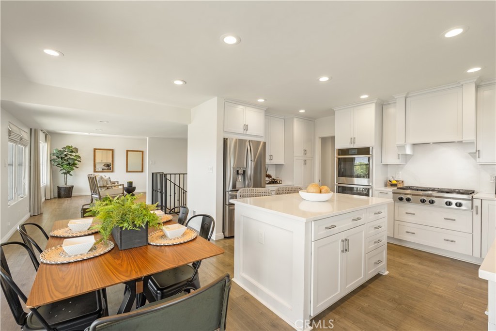 29411 N Enrose