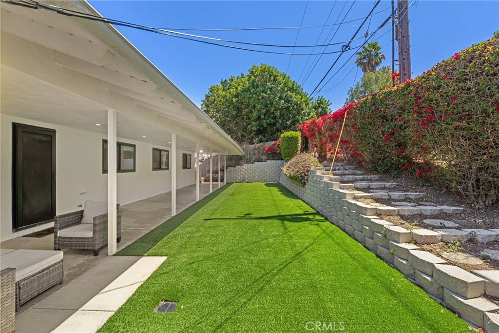 29411 N Enrose