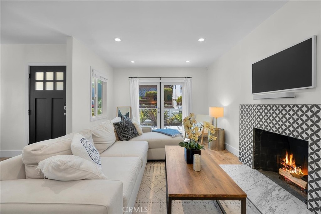 1430 Bonnie Brae
