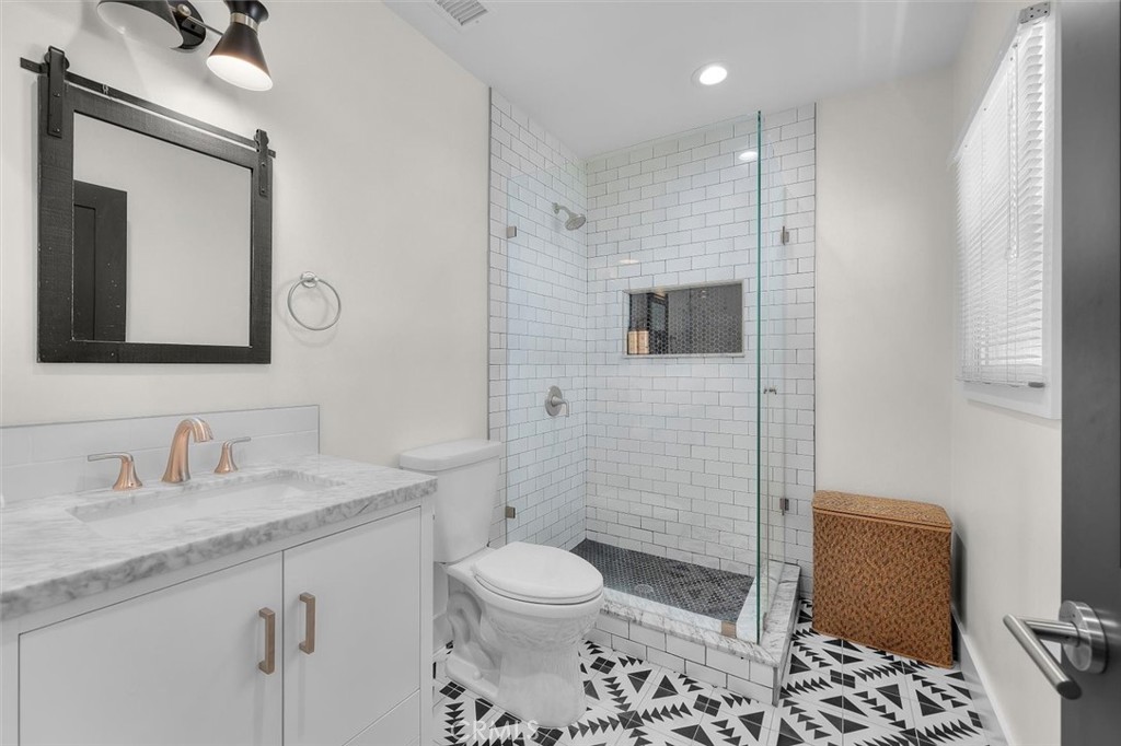 1430 Bonnie Brae