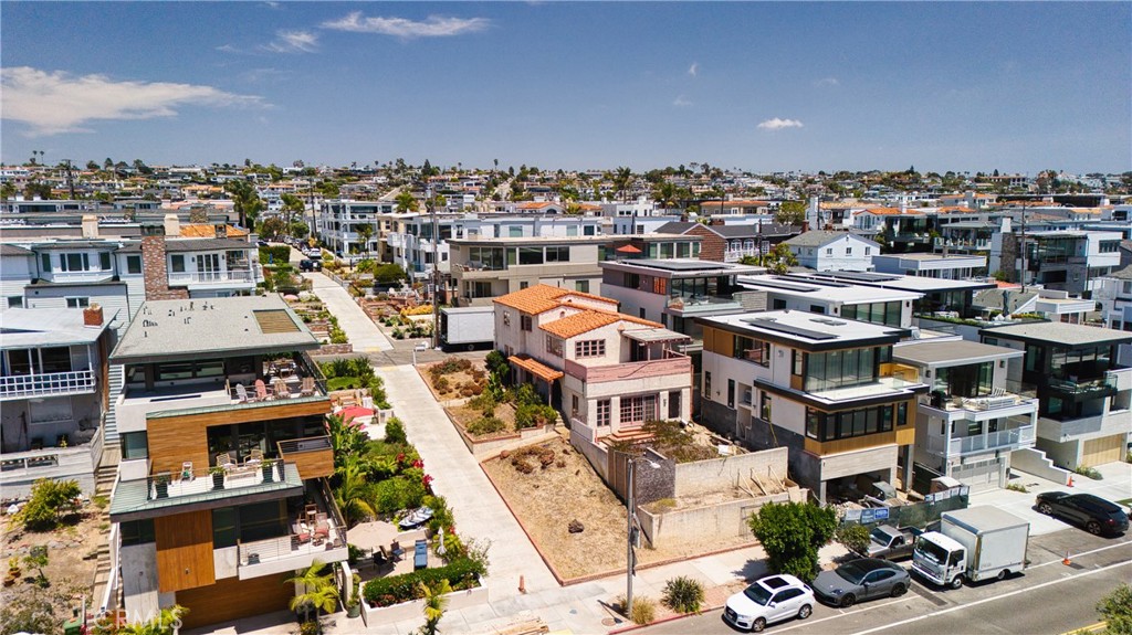 220 Manhattan Avenue