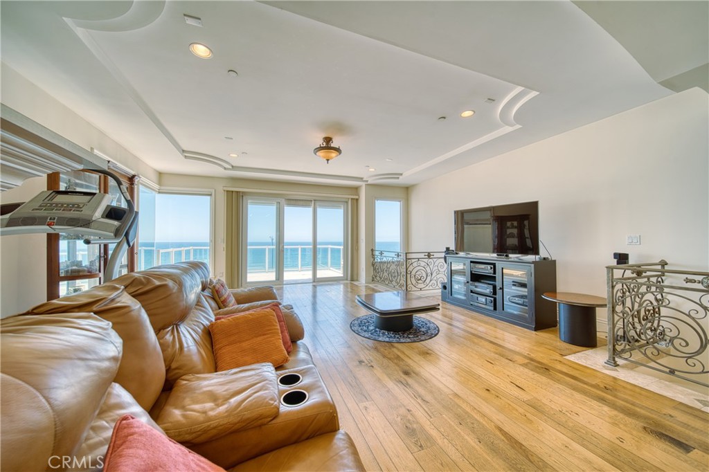 814 Esplanade
