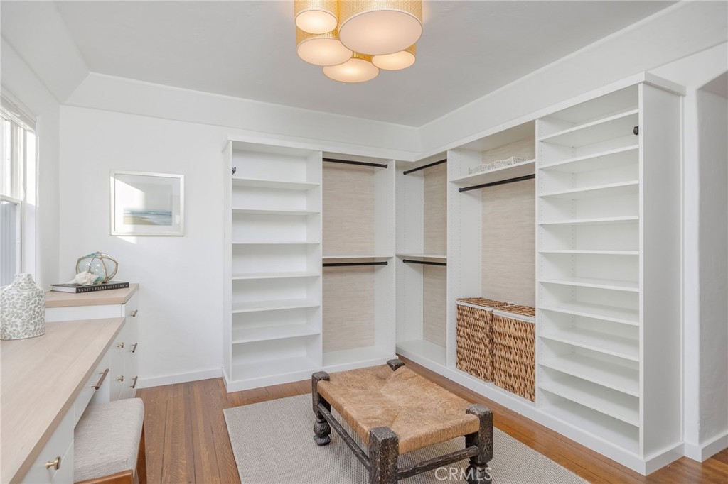 2654 The Strand