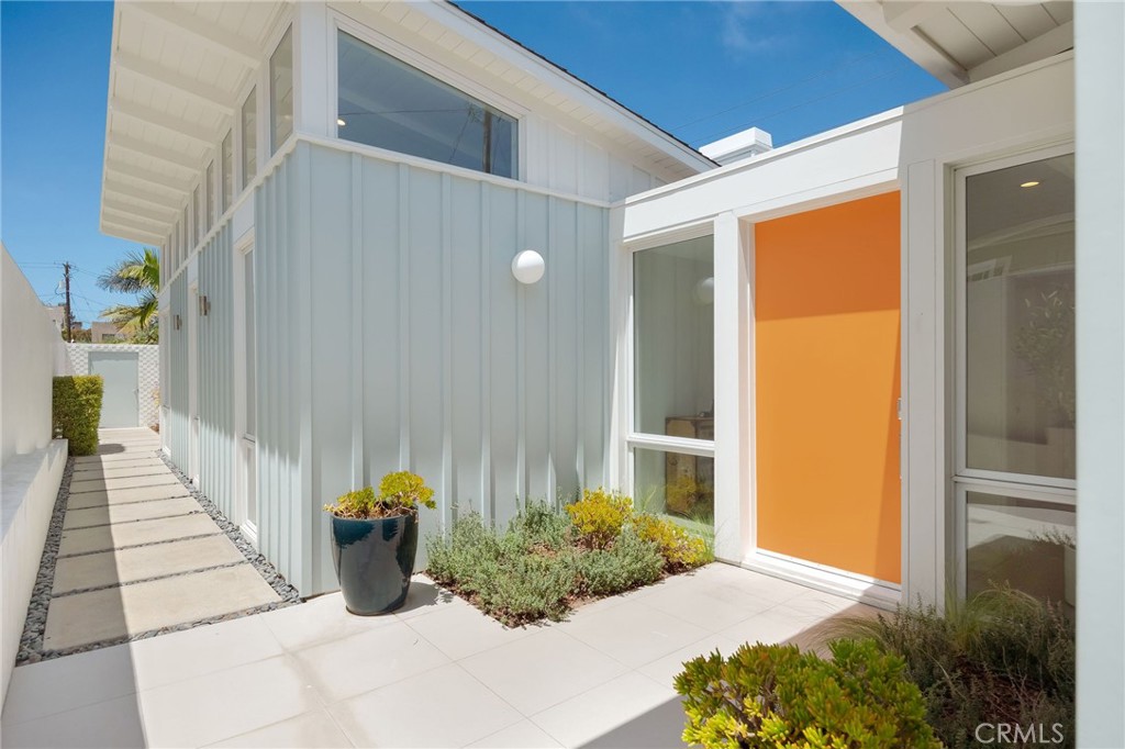2412 John Street