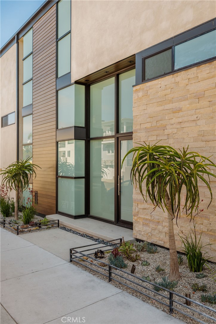 232 6th Street