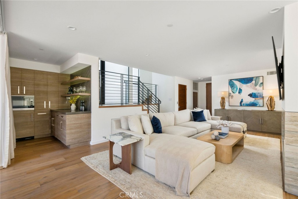 232 6th Street