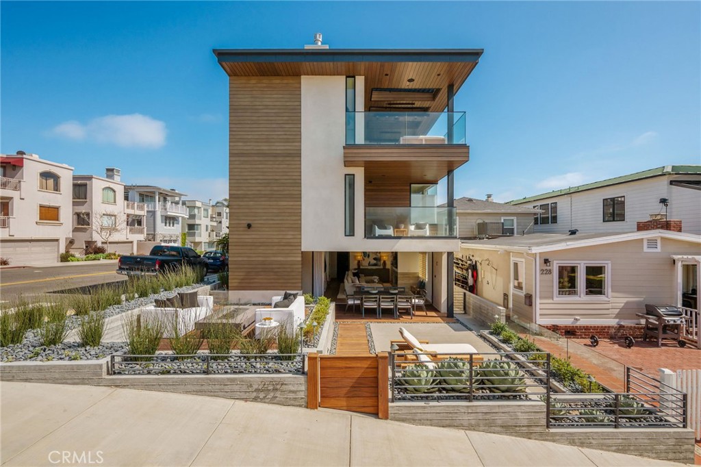 232 6th Street
