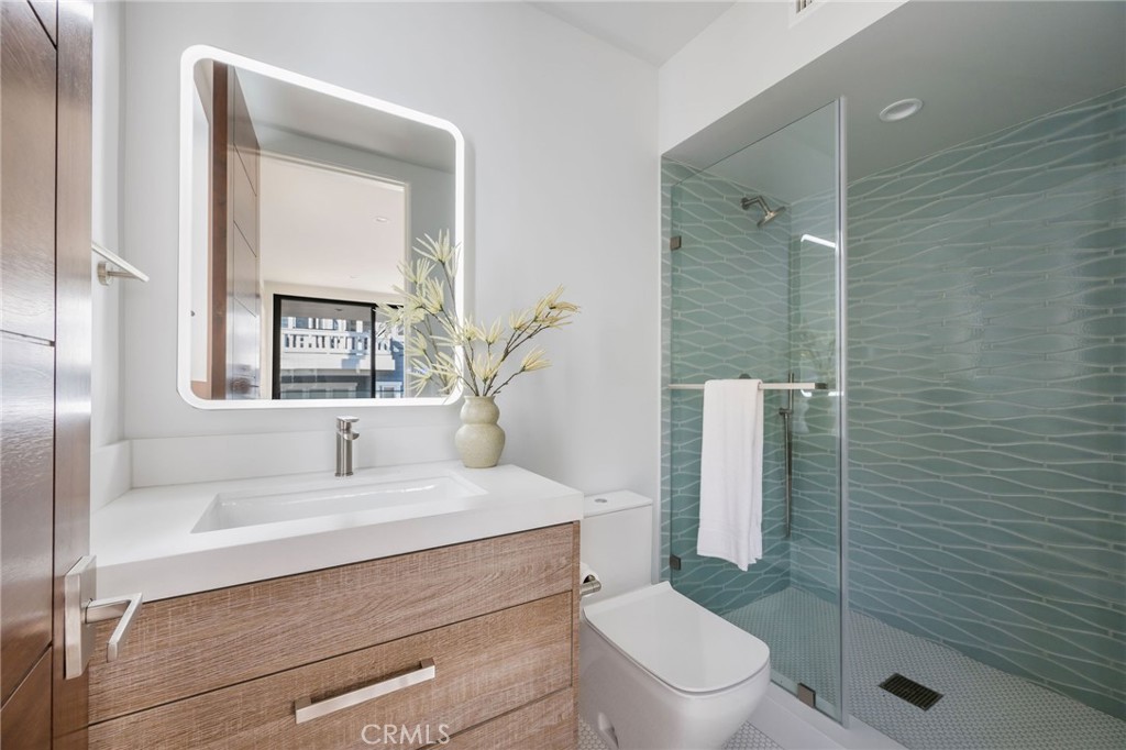 232 6th Street