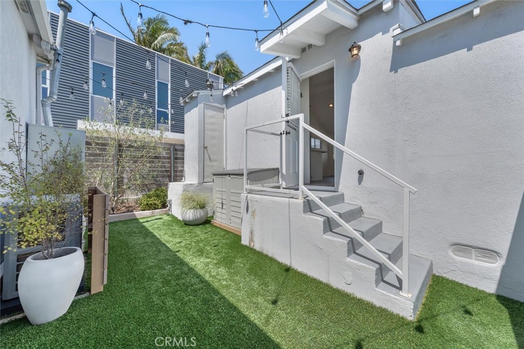 1430 Bonnie Brae