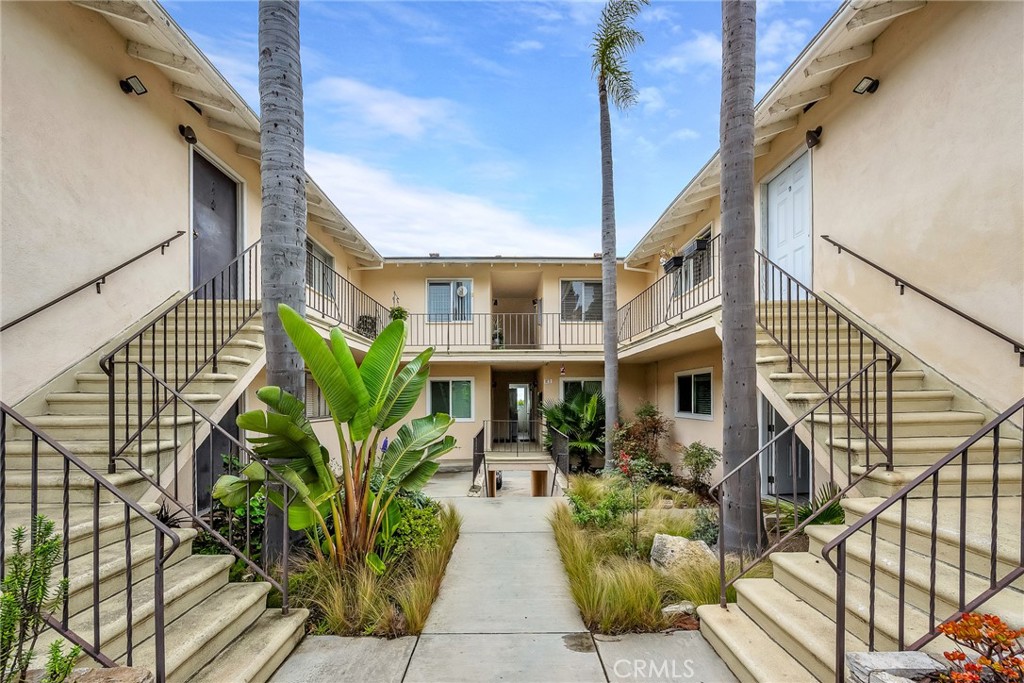 2341 Palos Verdes Drive W 4