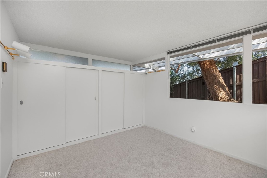 1142 Ronda