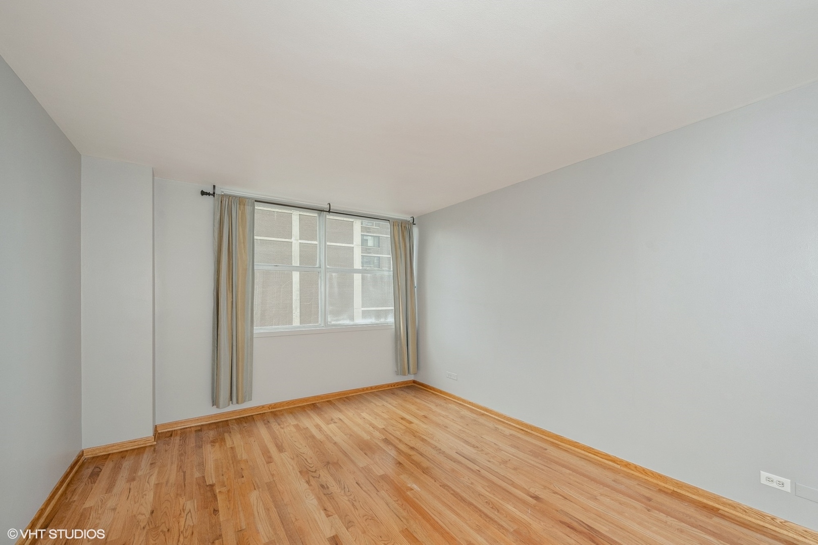 6301 N Sheridan Road Unit: 4C