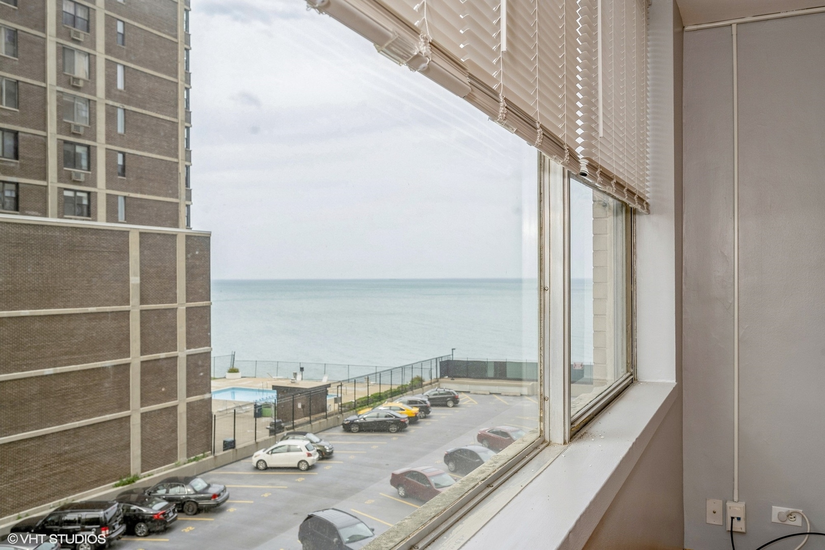 6301 N Sheridan Road Unit: 4C