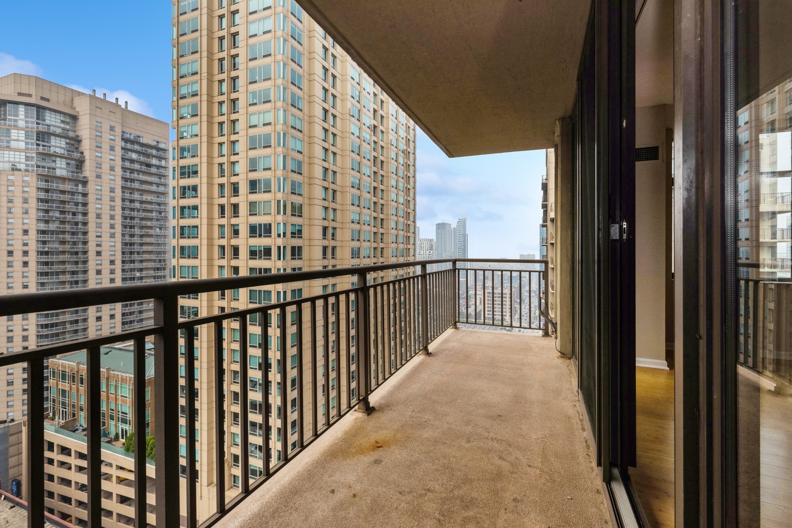 630 N STATE Street Unit: 2508
