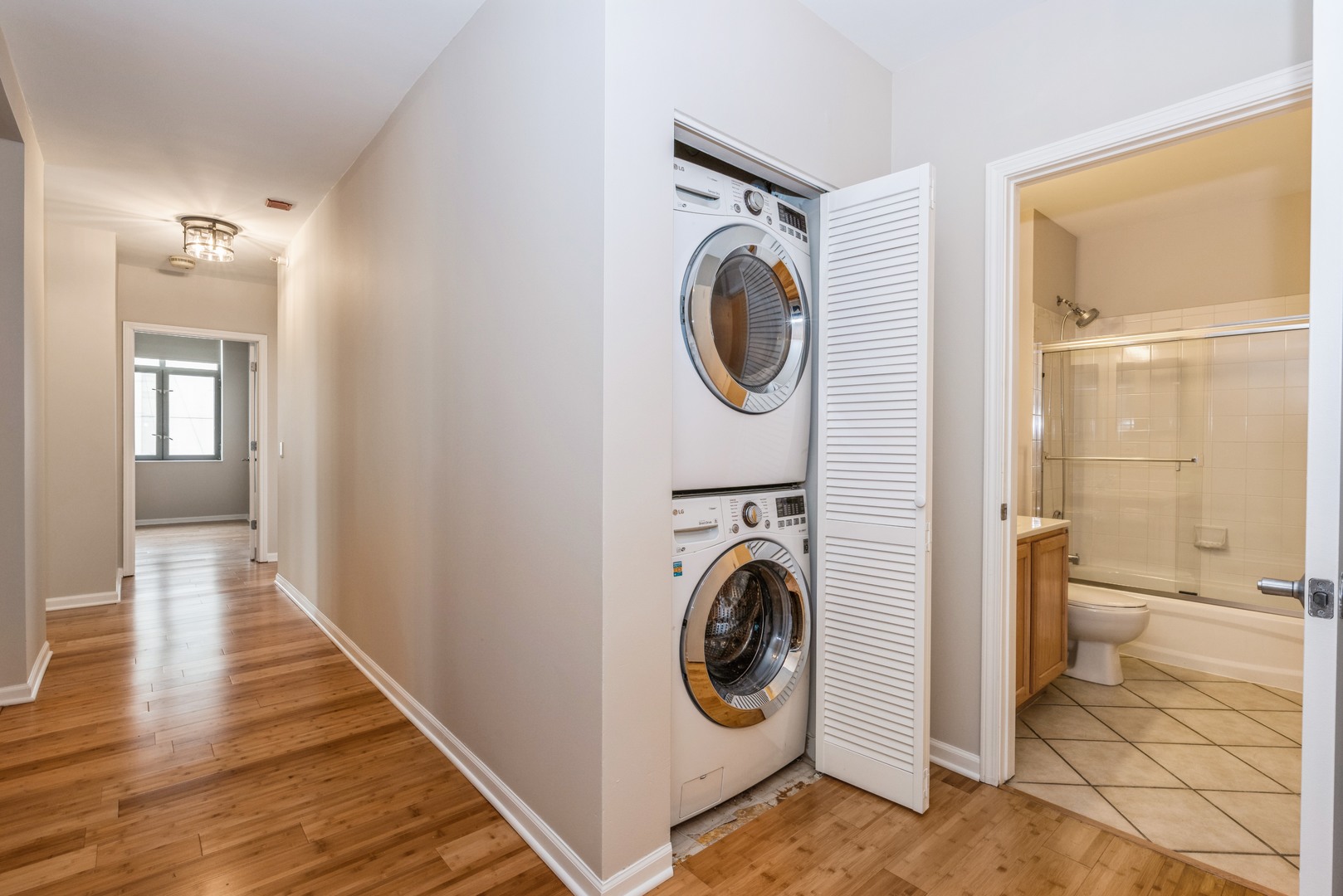 630 N STATE Street Unit: 2508