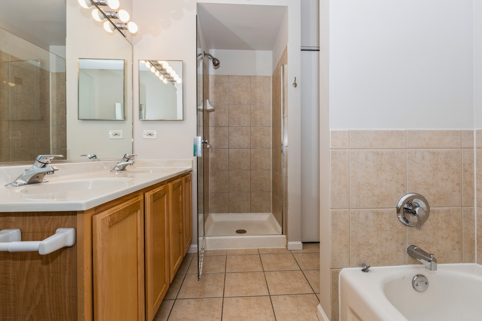 630 N STATE Street Unit: 2508