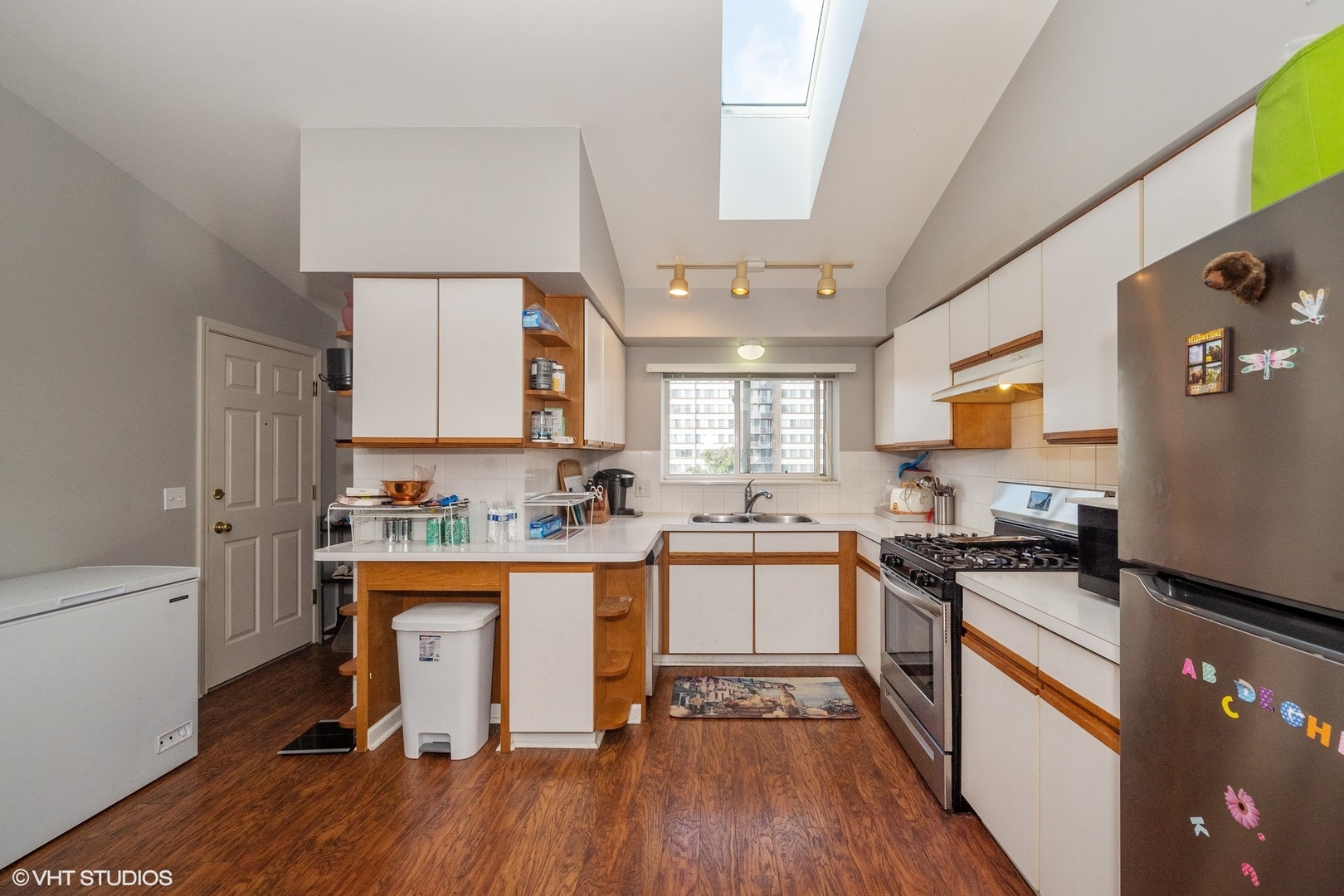 5357 N East River Road Unit: 803