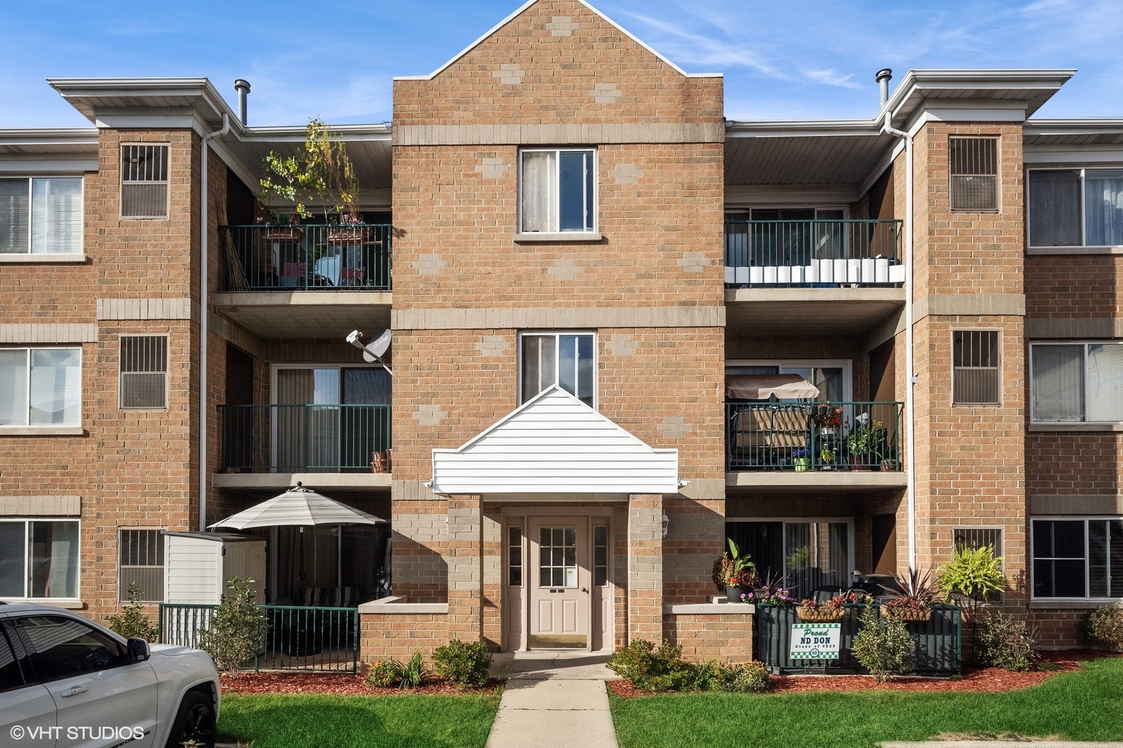 5357 N East River Road Unit: 803