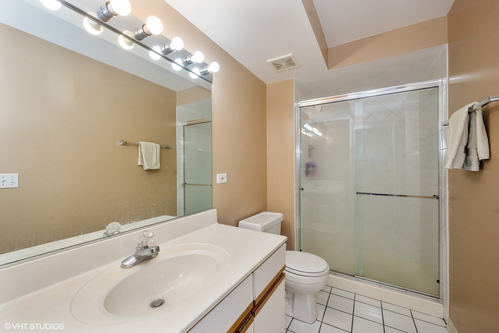 5357 N East River Road Unit: 803