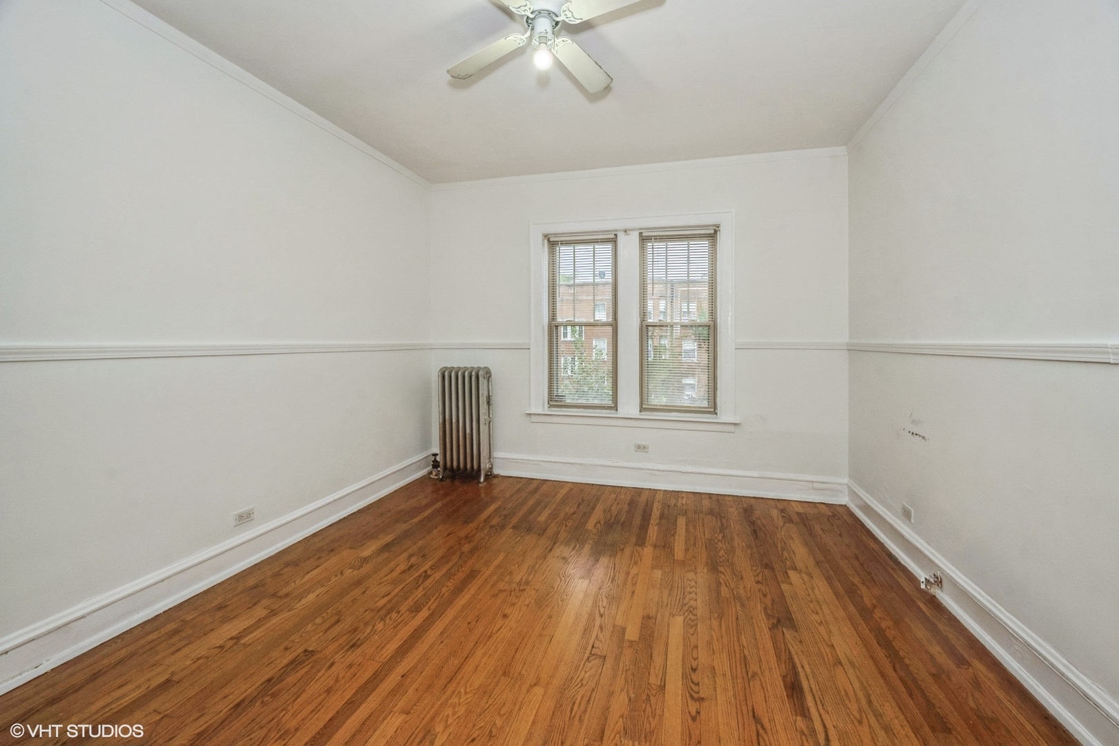 6205 N Oakley Avenue Unit: 2