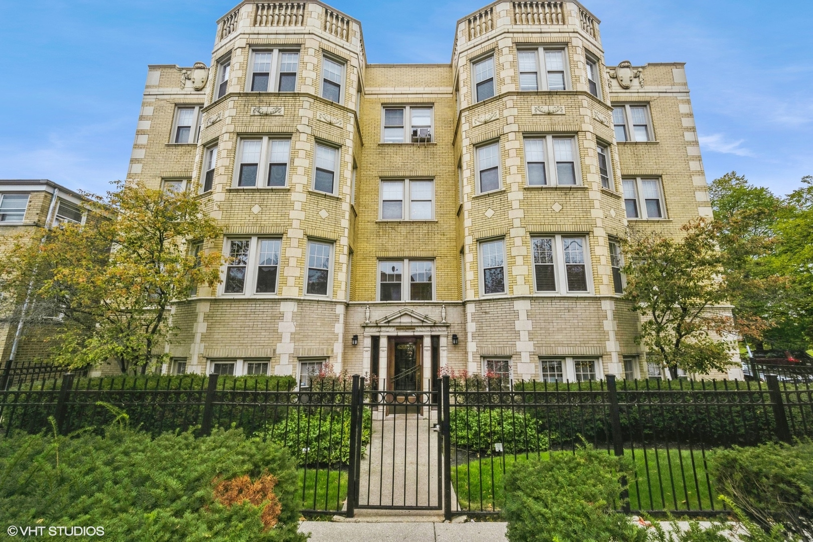 6205 N Oakley Avenue Unit: 2