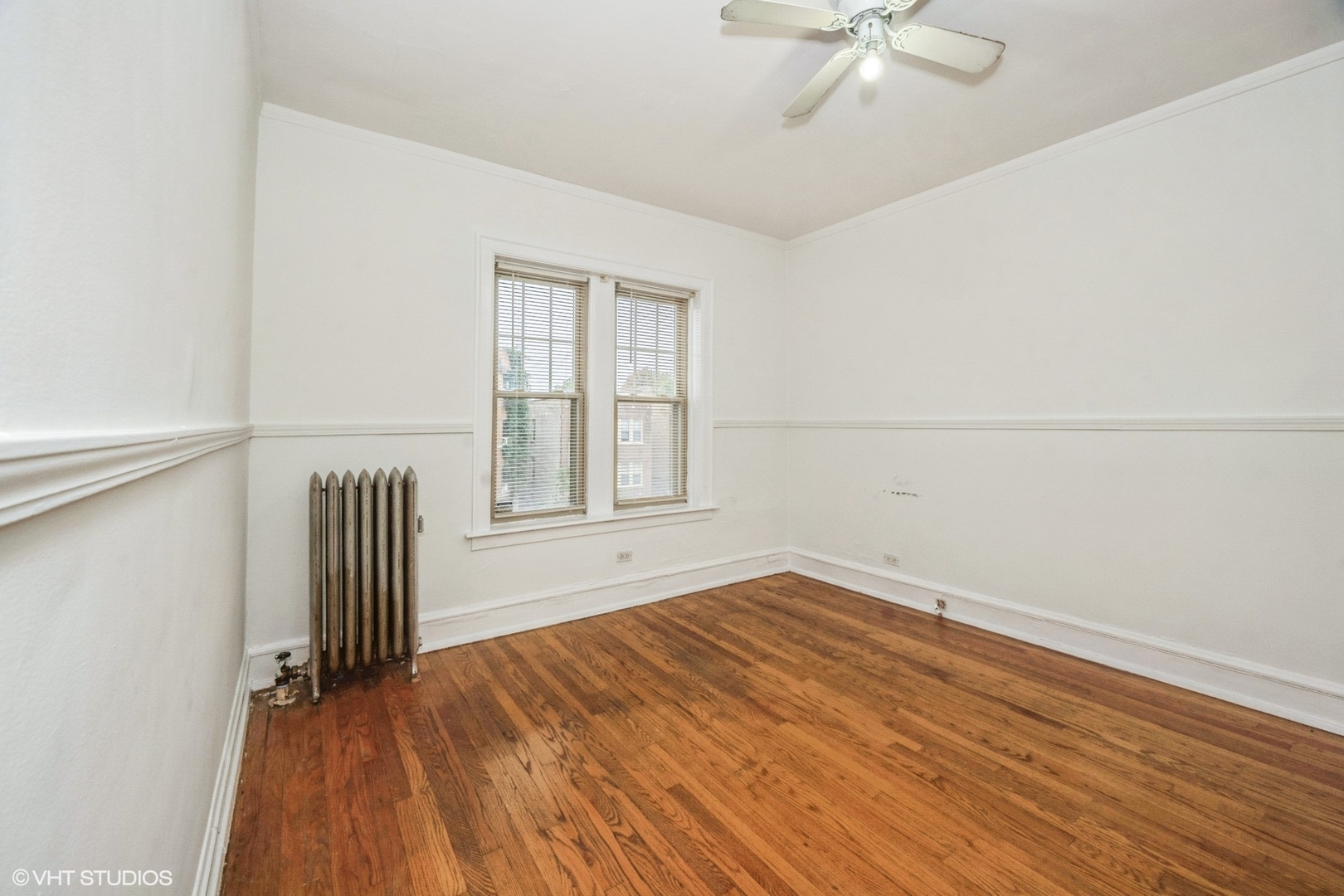 6205 N Oakley Avenue Unit: 2