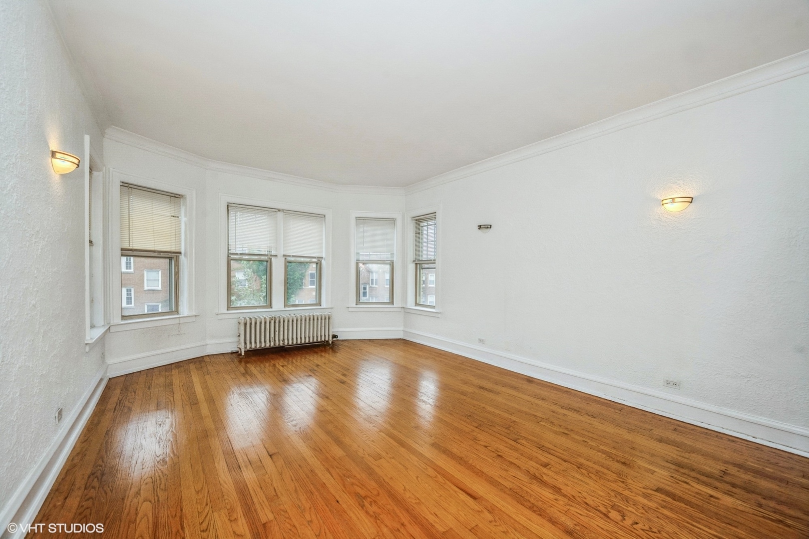 6205 N Oakley Avenue Unit: 2