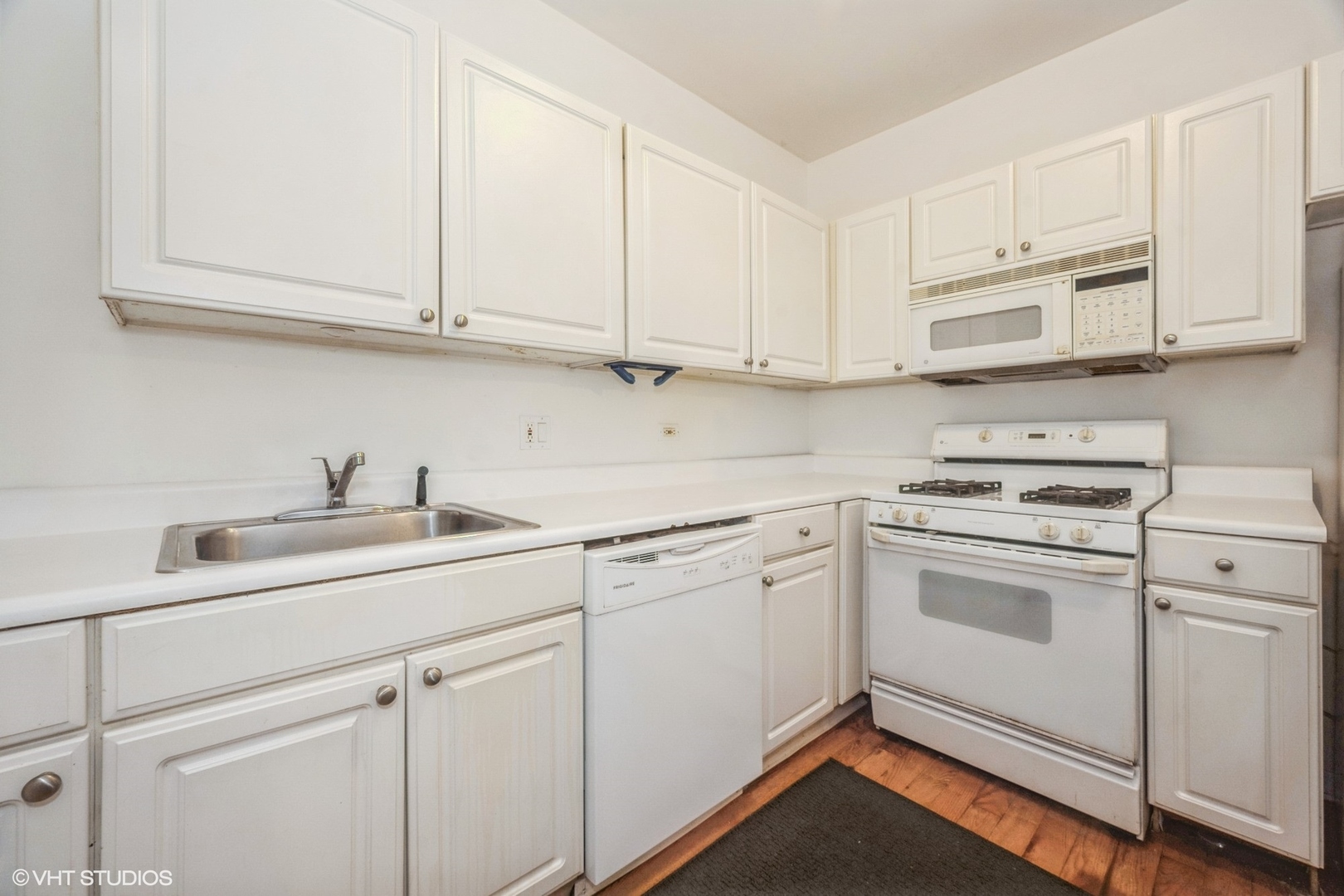 6205 N Oakley Avenue Unit: 2