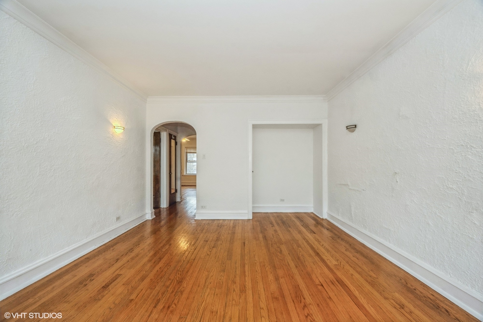 6205 N Oakley Avenue Unit: 2