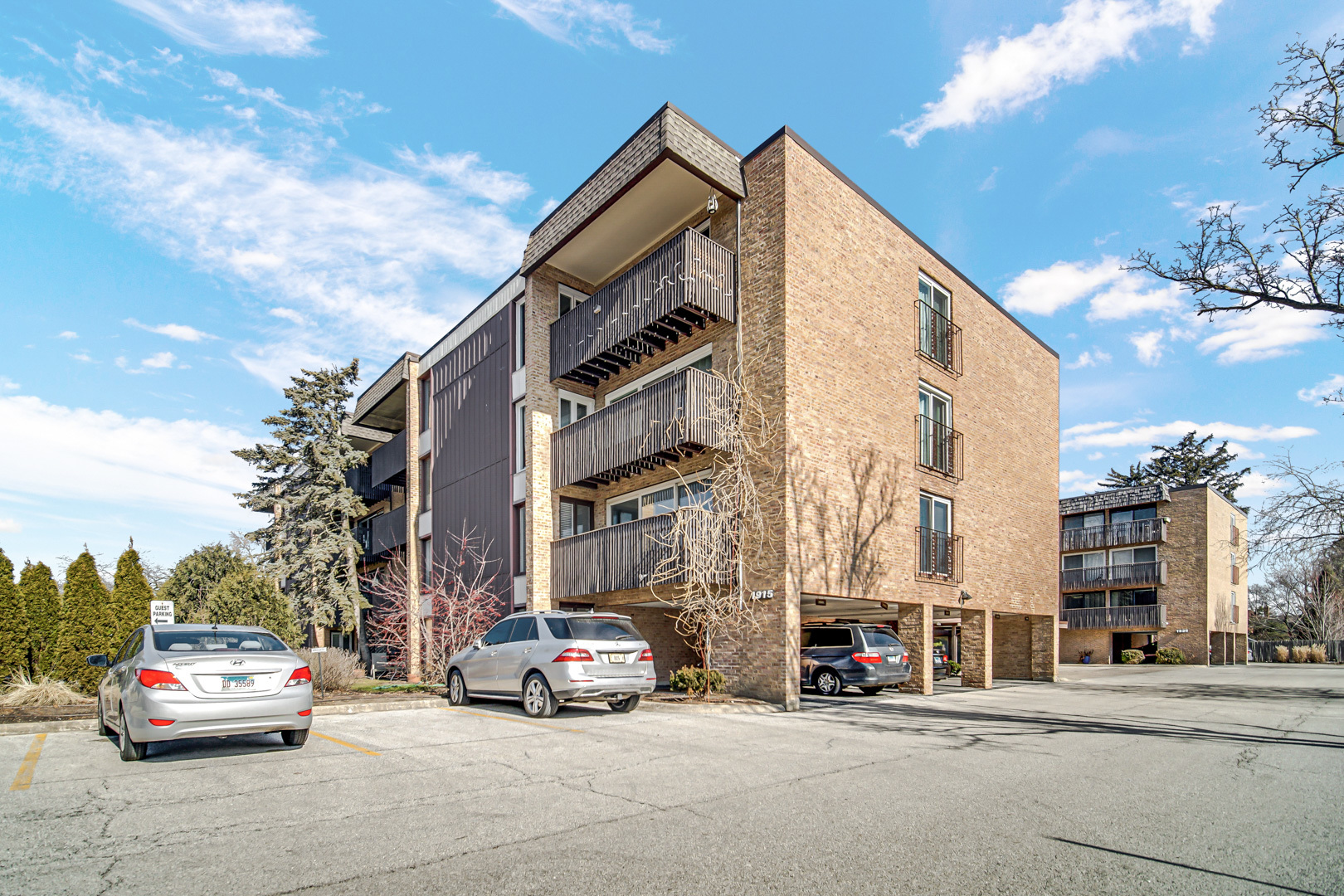 1915 Tanglewood Drive Unit: 2D