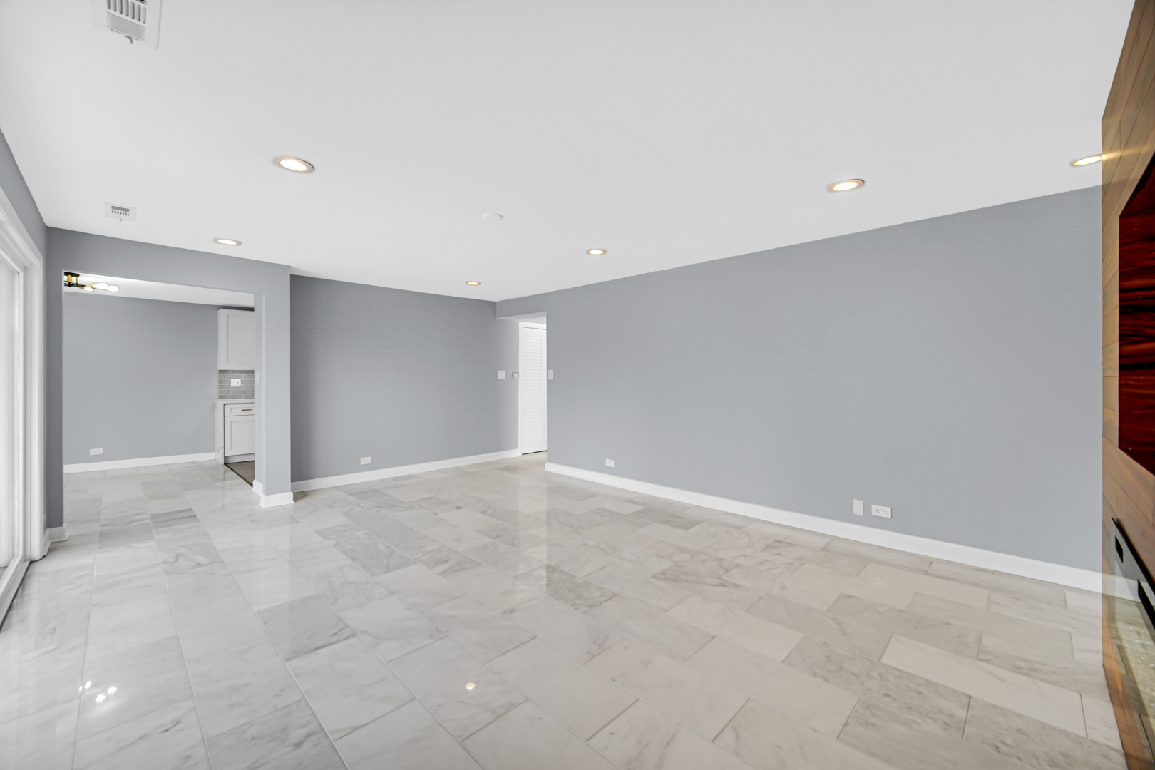 1915 Tanglewood Drive Unit: 2D