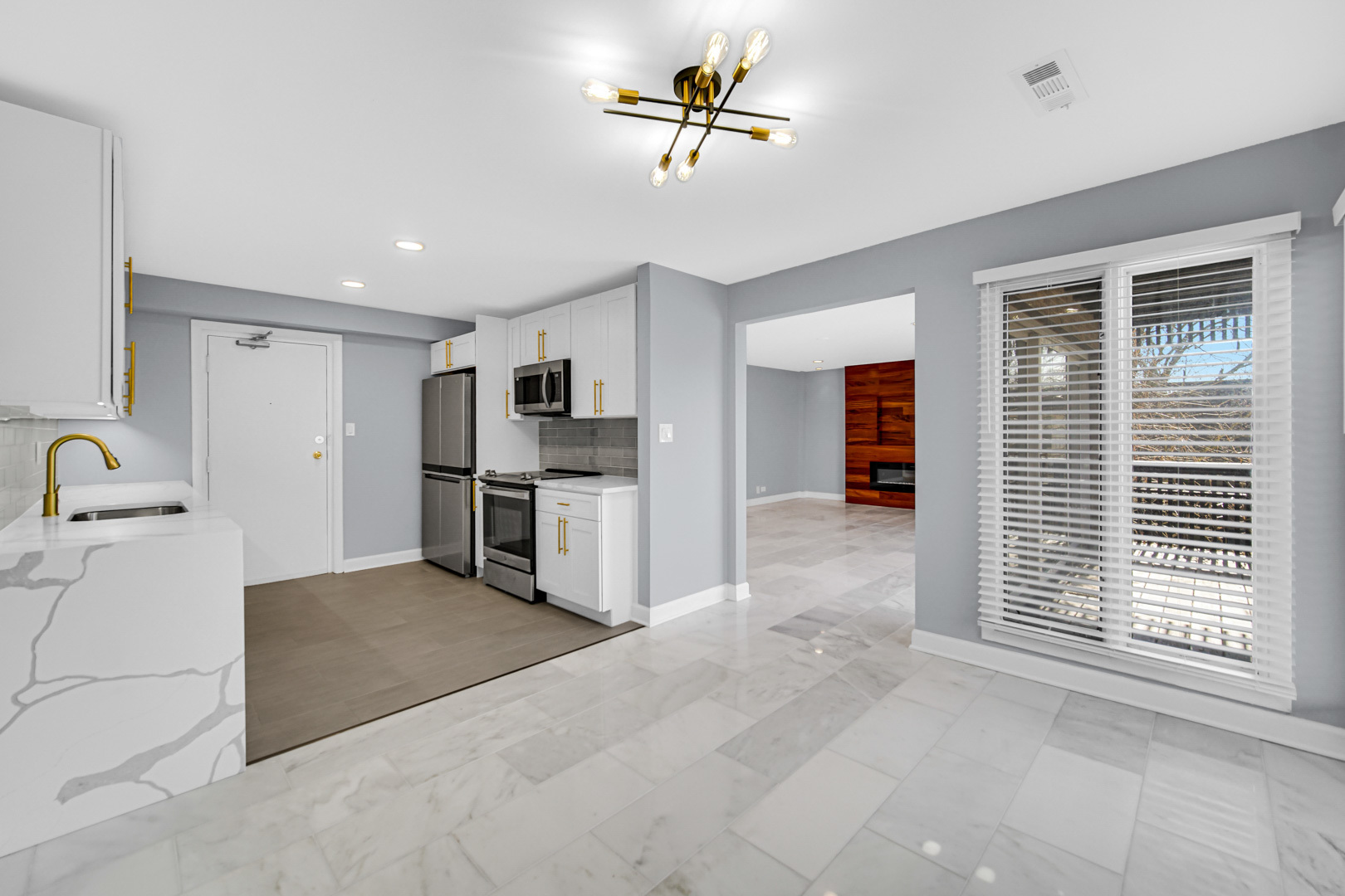 1915 Tanglewood Drive Unit: 2D