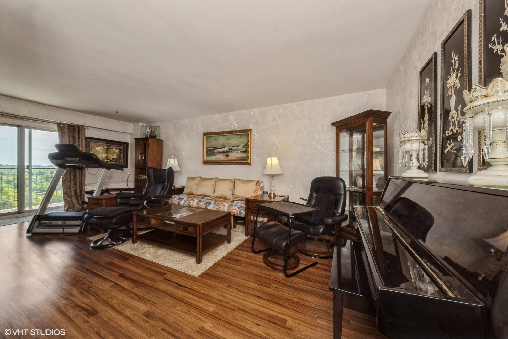 6933 N Kedzie Avenue Unit: 1013