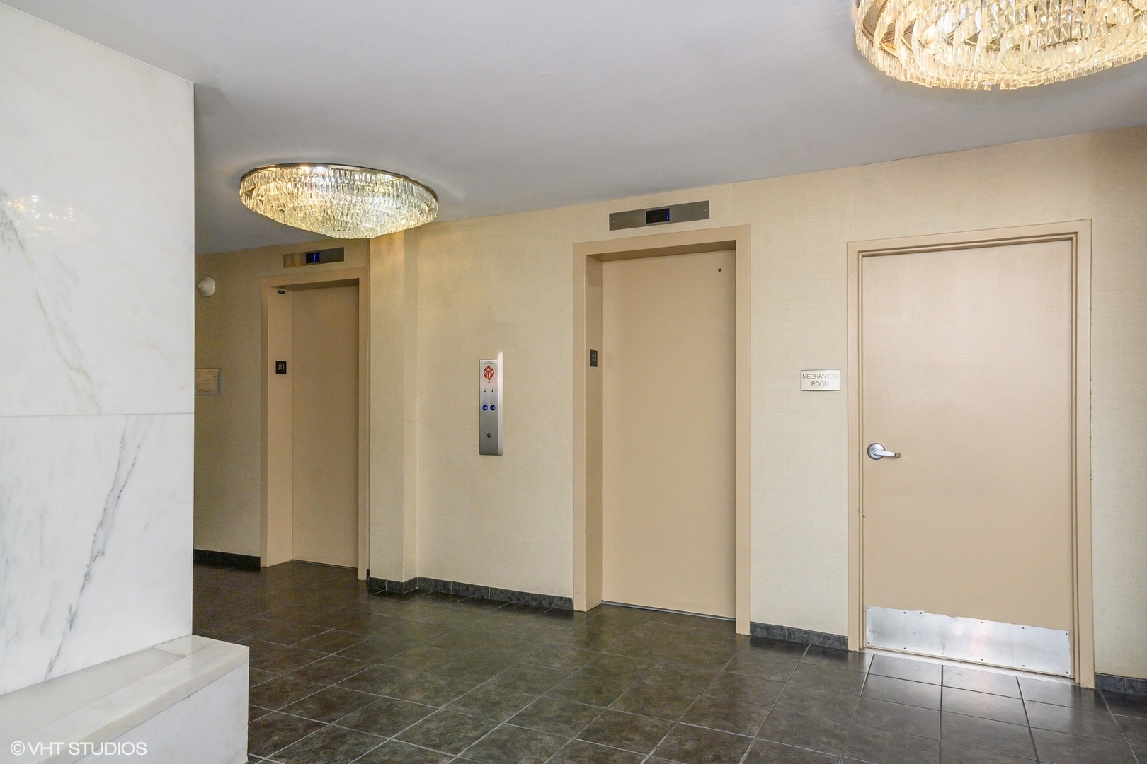 6933 N Kedzie Avenue Unit: 1013