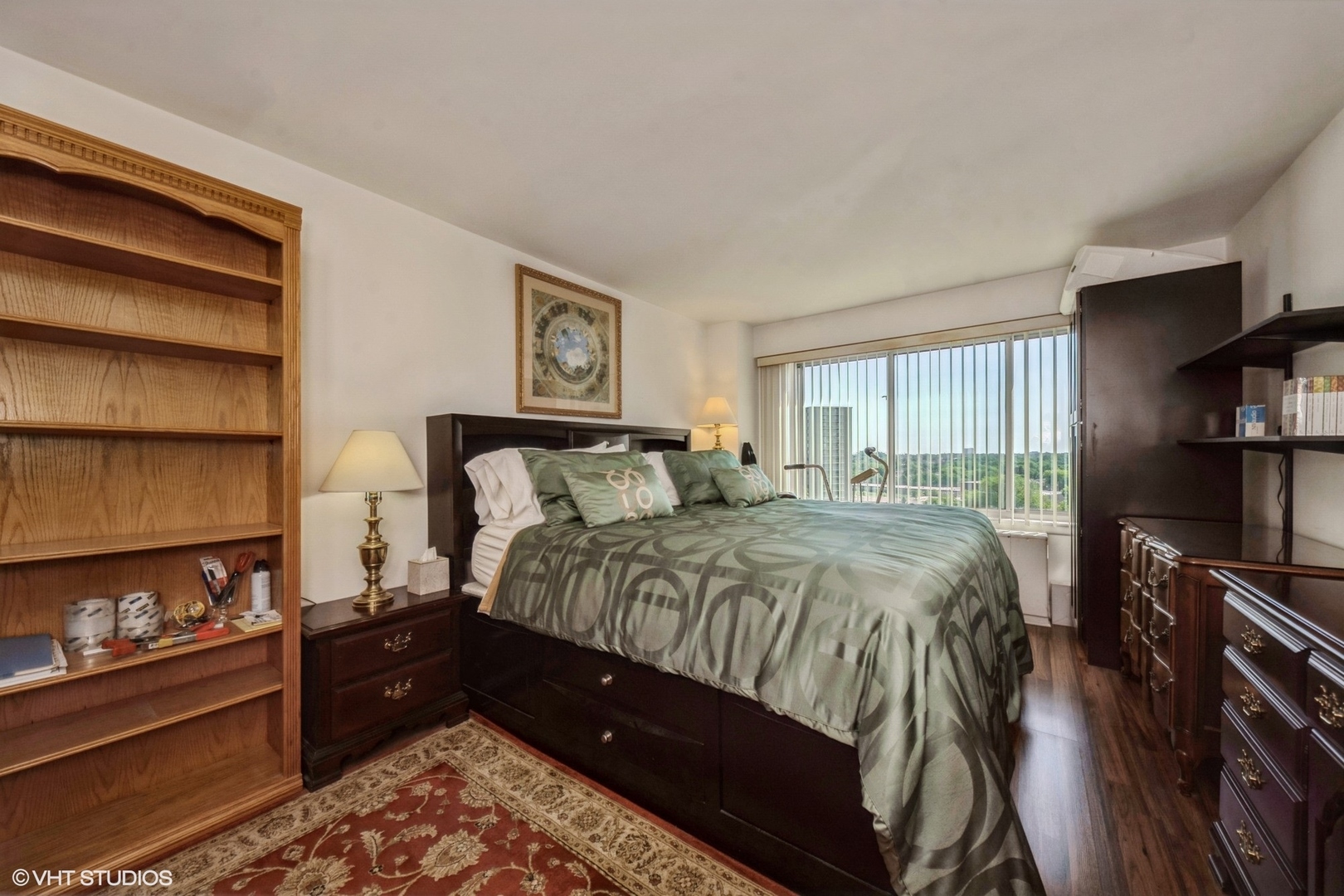 6933 N Kedzie Avenue Unit: 1013