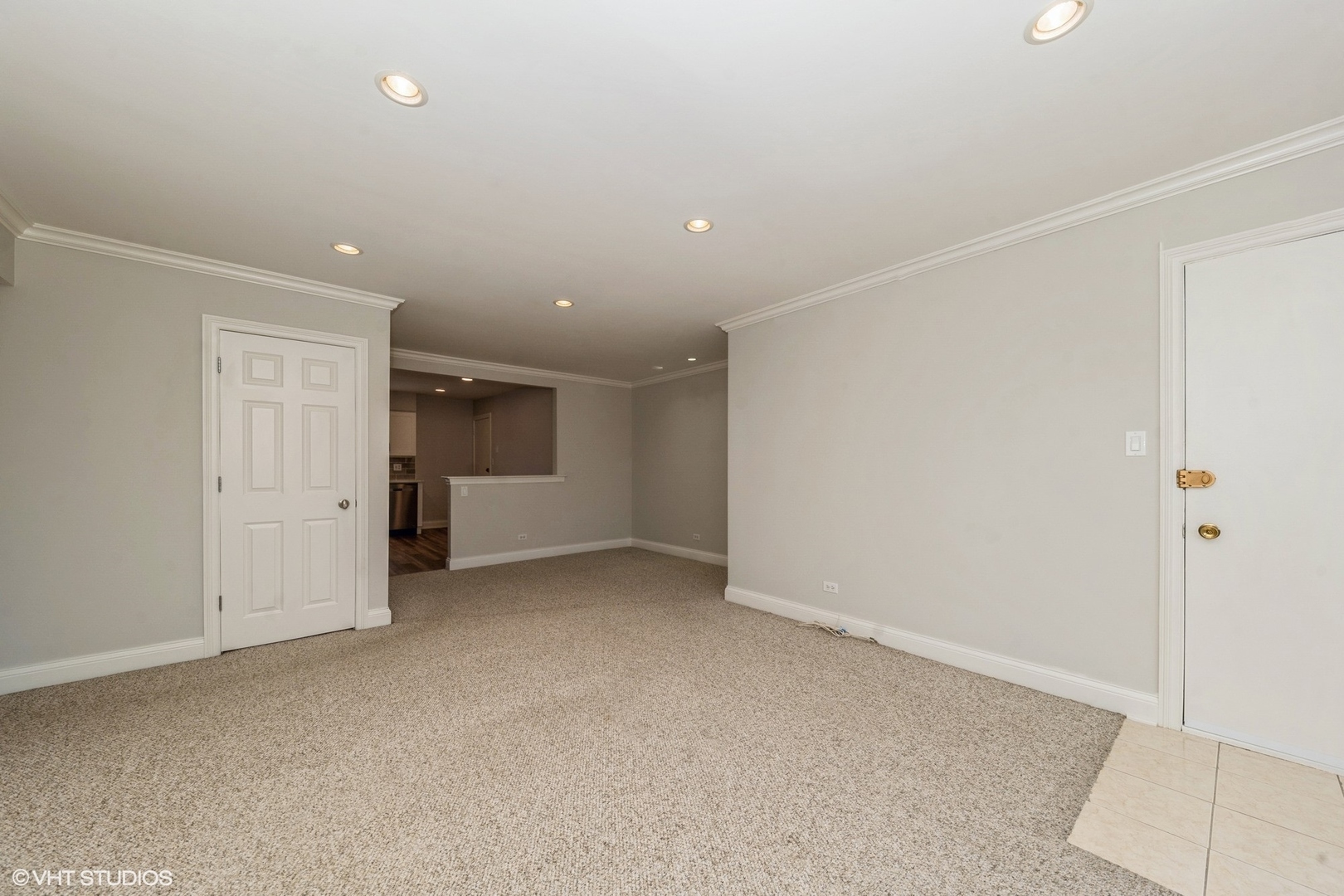 9470 Bay Colony Drive Unit: 2S