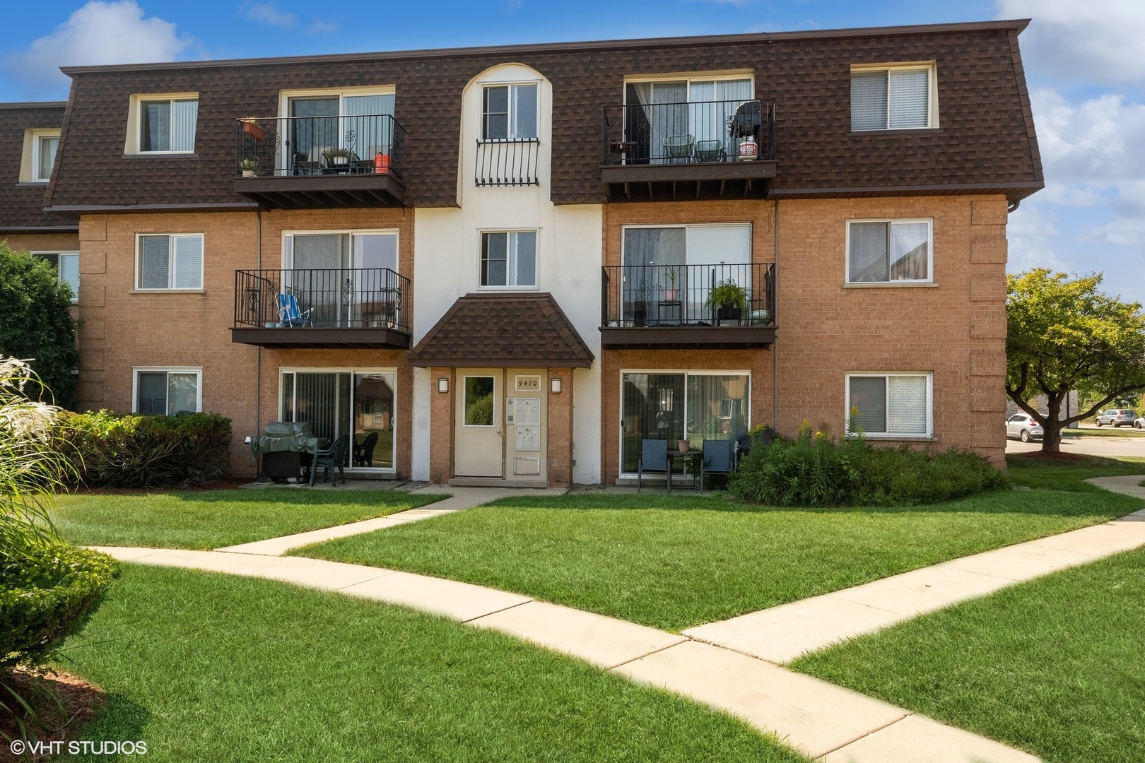 9470 Bay Colony Drive Unit: 2S