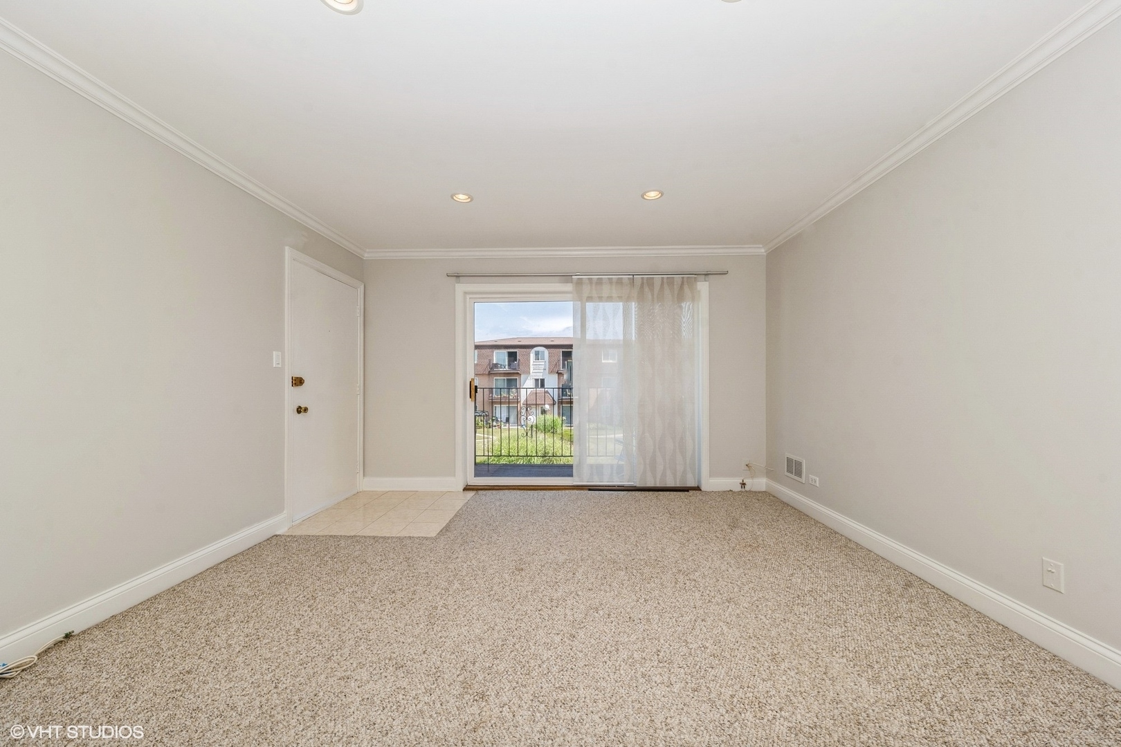 9470 Bay Colony Drive Unit: 2S