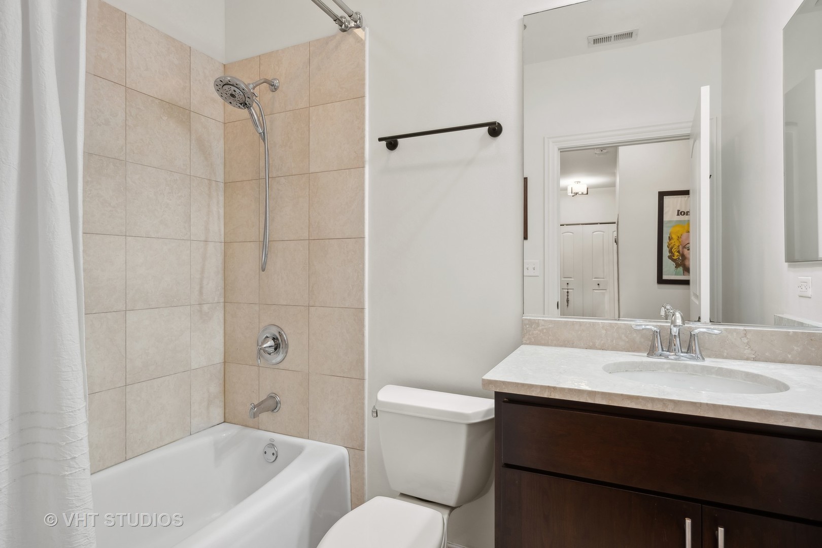 4950 N Western Avenue Unit: 3E