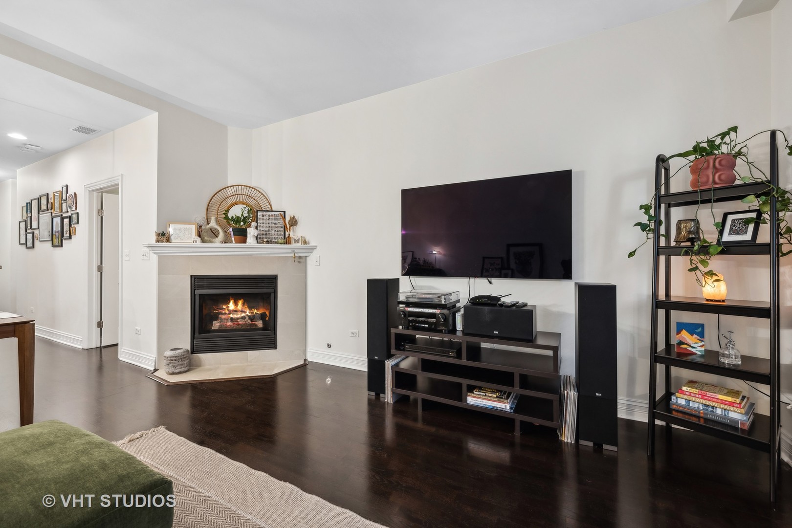 4950 N Western Avenue Unit: 3E