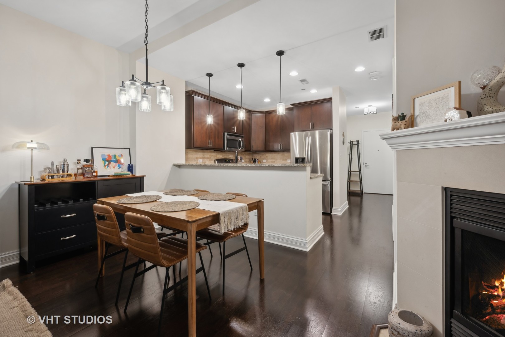 4950 N Western Avenue Unit: 3E