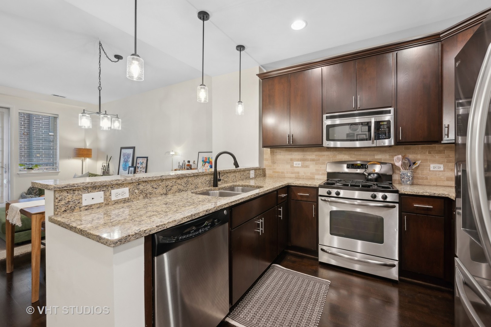 4950 N Western Avenue Unit: 3E